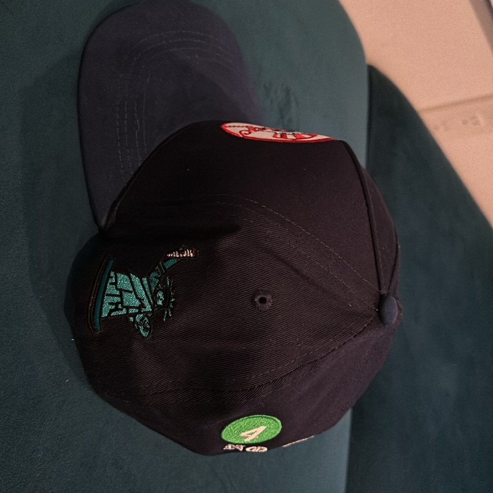 Dead stock GasNYC Yankees spin NYC baseball cap hat SnapBack Bacon Egg & Cheese - Picture 4 of 5